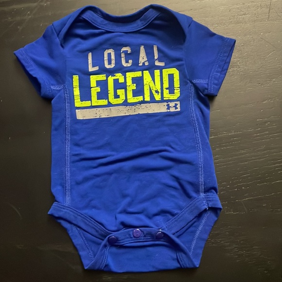 Under armour onesie size 0-3M - Picture 3 of 3